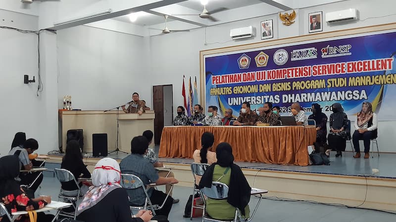 Pelatihan Service Excellent di Universitas Dharmawangsa Medan  yang dilaksankan pada tanggal 21 September 2020 dan ikuti sebanyak  170 Peserta