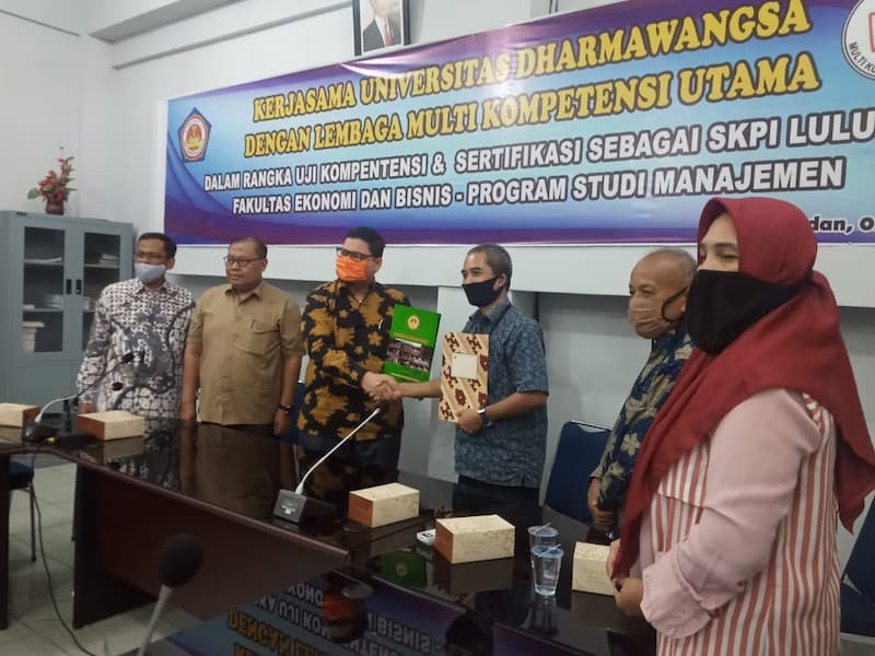 MOU LMKU dengan Dharmawangsa