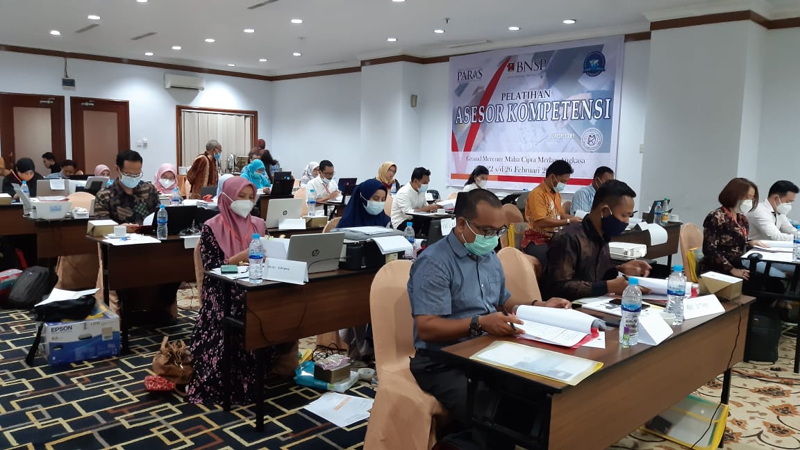 Pemberian Materi Pelatihan