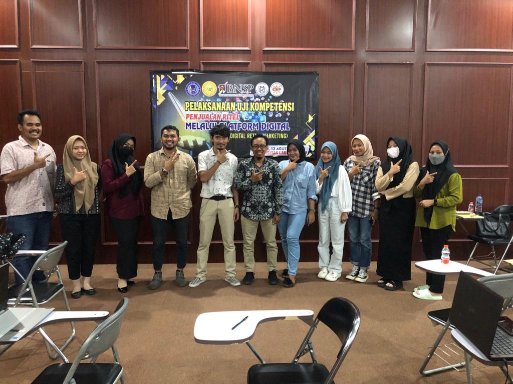 Pelaksanaan Pelatihan dan Uji Kompetensi Bersertifikasi BNSP dengan Skema Digital Retail Marketing melalui Metode Luring  yang dilaksanakan pada tanggal 12 Agustus 2023 diikuti oleh 23 peserta dari Universitas Labuhanbatu Rantau Prapat